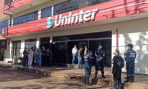 Evacuan universidad ante amenaza de bomba