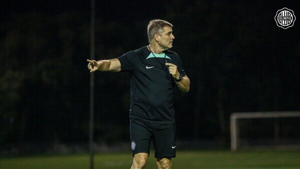 Diego Aguirre afina el equipo copero