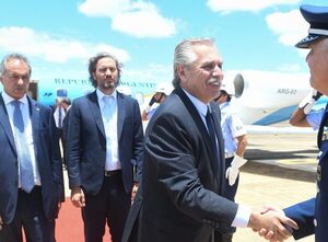 Alberto Fernández llegó a Brasil para reunirse con Lula y agradeció a Scioli - .::Agencia IP::.