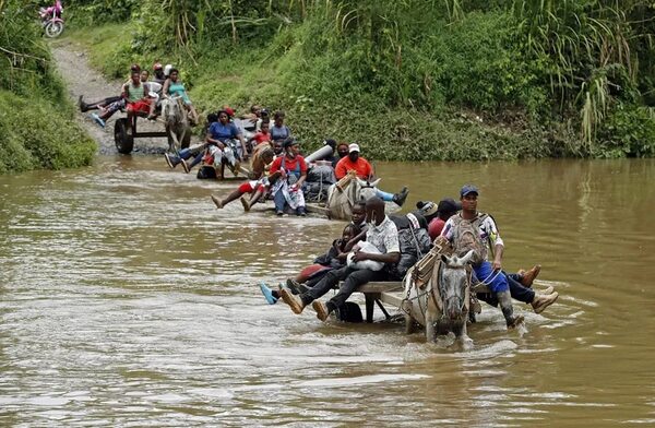 El turismo de aventura por el Darién o la banalización de una crisis humanitaria - Viajes - ABC Color