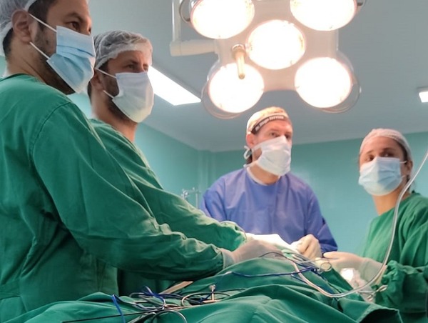 Niña mejora su calidad de vida tras compleja cirugía de epilepsia - trece