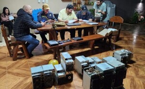 Procesan a implicados en reducción de máquinas mineras de criptomoneda
