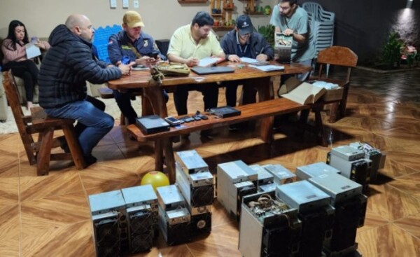 Procesan a implicados en reducción de máquinas mineras de criptomoneda