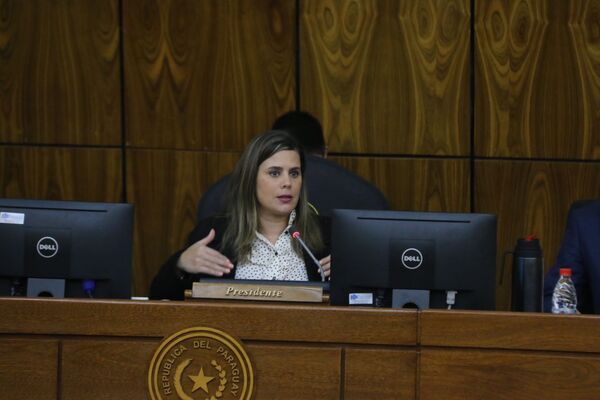 Multibancada apoyará a los ex abdistas a cambio de las vicepresidencias del Senado - ADN Digital