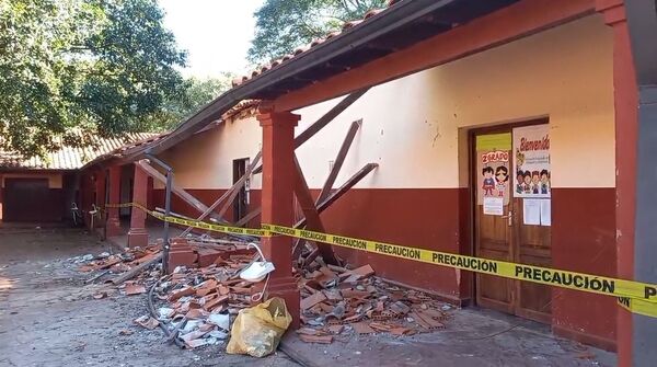 Diario HOY | Cae techo en escuela de San Ignacio y MEC admite no tener recursos para repararlo