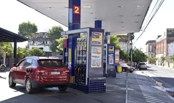 MIC acompaña veto de ley que “transparenta” combustibles - Economía - ABC Color