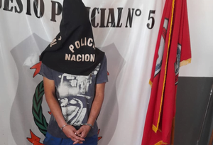 Padre maniató y entregó a su hijo a la Policía tras robarle a su propia hermana - Noticiero Paraguay