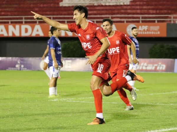 Atlético 3 de Febrero festejó en su casa - APF