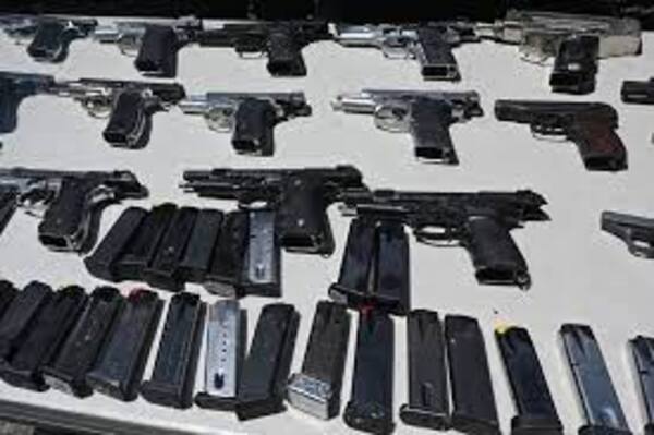 Honduras busca pacificar cárceles y decomisa armas a reos