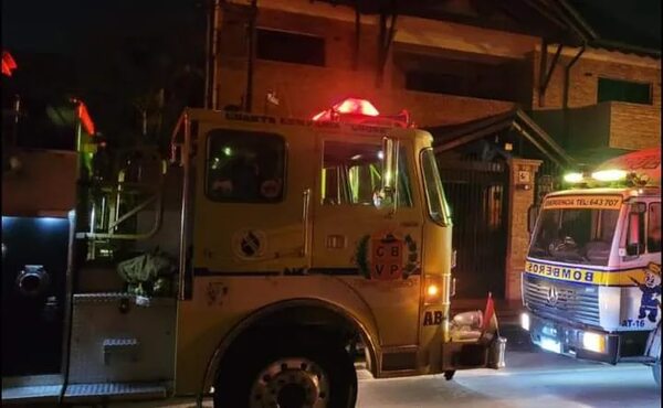 Video: Incendio en oficina del hijo de RGD afectó parte de la vivienda familiar - Nacionales - ABC Color