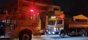 Inmueble de la familia González Daher fue afectado por un incendio | 1000 Noticias