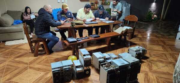 Procesan a implicados en reducción de máquinas mineras de criptomonedas
