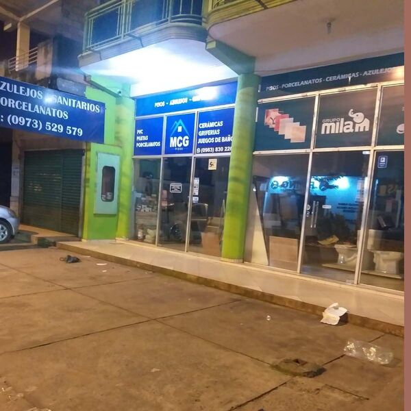 Motochorros balean a víctima por negarse a entregar su mochila
