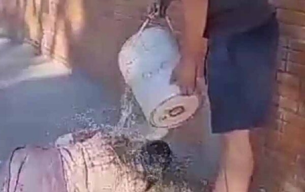 ¡Indignante! Derrama agua helada a indígena en situación de calle en Loma Plata – Prensa 5