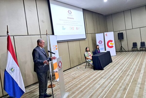 Fiscal General prevé acusación a exministro Giuzzio para agosto