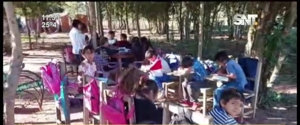 Canindeyú: Estudiando bajo los árboles - SNT