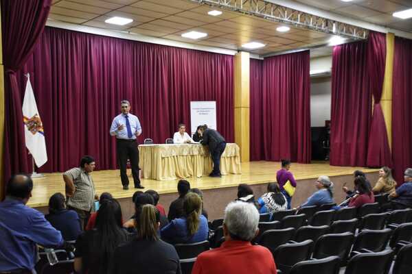 FUNCIONARIOS DEL MEC DEPENDIENTES DEL CONVENIO EBY-GOBERNACIÓN DE ITAPÚA PERCIBIERON SUS HABERES