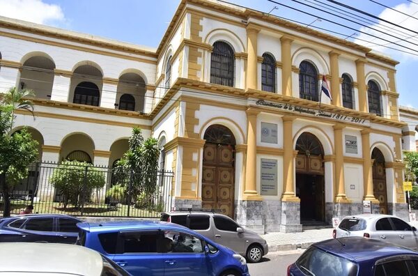 Llamativo apuro cartista para estudiar en Diputados fusión de Tributación y Aduanas - Política - ABC Color