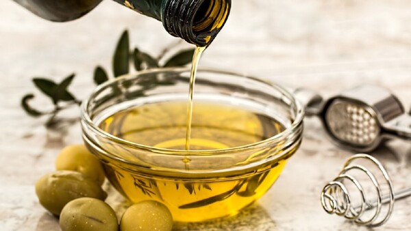 ¿Por qué consumir aceite de oliva en ayunas?