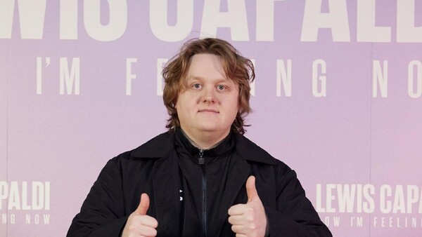 Lewis Capaldi suspende "por ahora" las giras por sus problemas con el síndrome de Tourette