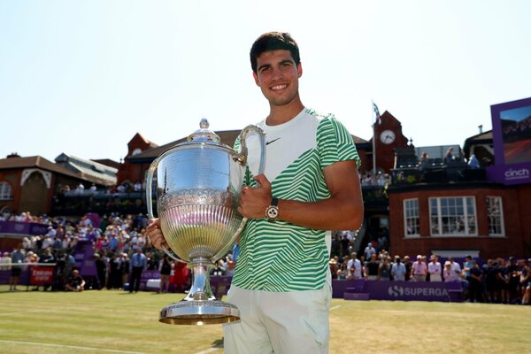 Versus / Carlos Alcaraz recupera el nº1 de la ATP a una semana del inicio de Wimbledon