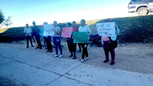 Fuerte Olimpo: piden la intervención del Hospital Regional en una manifestación - Noticias del Chaco - ABC Color