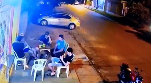 Fallece joven baleado en abril por policía en ronda de tragos