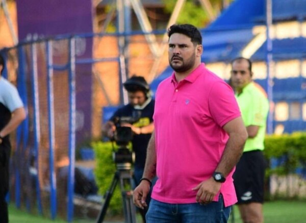 Versus / Se vuelve a mover el tablero de técnicos en la División Intermedia