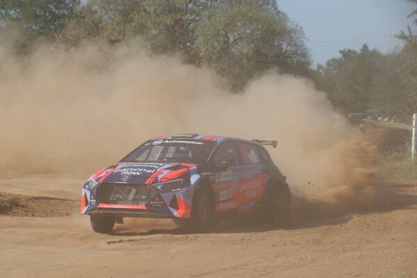 Versus / El Autódromo Rubén Dumot se rinde de vuelta ante "Fau" Zaldívar