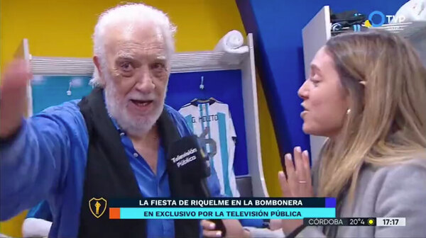 Versus / El "Coco" Basile echó a una periodista del vestuario en la despedida de Riquelme