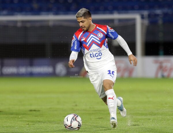 Versus / ¿Al final se queda? Cerro Porteño todavía no decidió qué hacer con Sergio Díaz