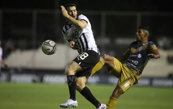 Versus / El campeón Libertad rescató un empate en la despedida del torneo