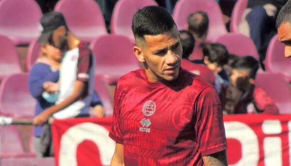 Versus / Iván Cazal vuelve al fútbol paraguayo