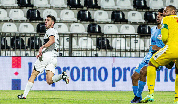 Versus / El golazo de Alejandro Silva en su partido 300 con Olimpia