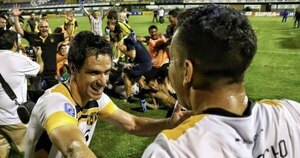 Versus / Néstor Camacho se despide de su "hermano", Hernán Rodrigo López