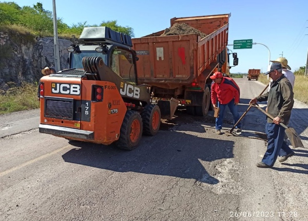 Tras manifestación frente al MOPC, realizan bacheo de la ruta Concepción-Vallemí
