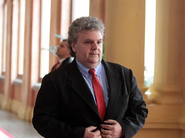 Diario HOY | Sante Vallese renuncia como presidente de Copaco y va por una millonaria jubilación