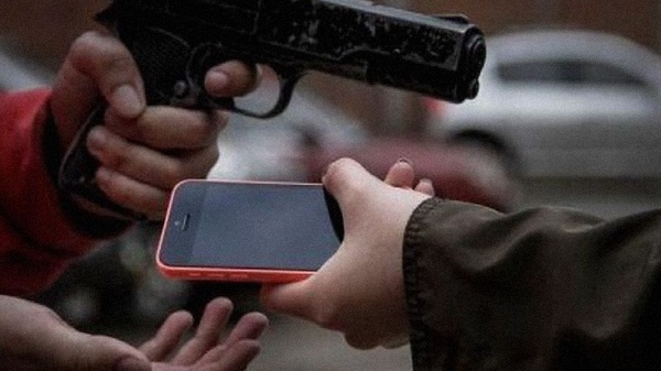 Hieren a un joven durante asalto en CDE - Noticias Paraguay