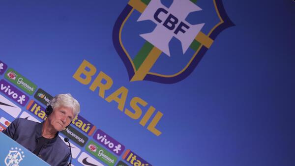 Brasil llama a Marta y Debinha