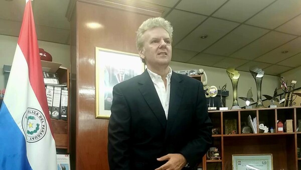Rodeado de cuestionamientos, Sante Vallese renunció como titular de Copaco