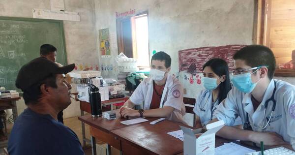 La Nación / Estudiantes y profesionales de la UNA realizan jornada de atención médica en el Chaco