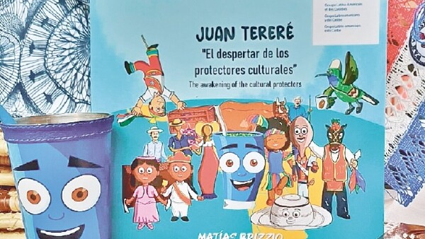 Lanzamiento del libro Juan Tereré, en París, Francia