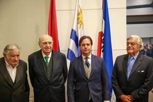 Presidente Lacalle Pou y los exmandatarios Mujica, Sanguinetti y Lacalle Herrera defienden la democracia en Uruguay - Mundo - ABC Color