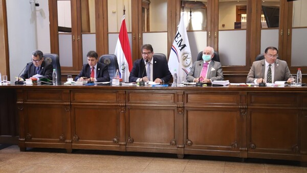 JEM abre enjuiciamiento oficioso y suspensión de fiscala Cano
