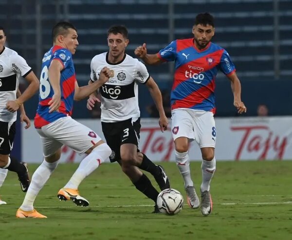 Conacom pide a APF que promueva competencia en cesión de derechos de transmisión de fútbol paraguayo - Economía - ABC Color