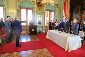 Diario HOY | Toman juramento al nuevo ministro de Desarrollo Social