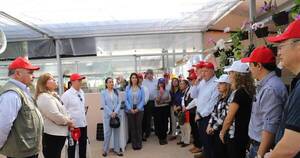 La Nación / Floricultura del Paraguay presente en inauguración de invernadero modelo de misión taiwanesa