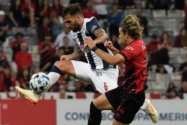 Paranaense consolida su dominio con goleada a Alianza Lima - Fútbol Internacional - ABC Color