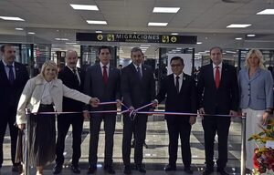 Mientras Fiscalía investiga indicios de corrupción, Dinac inauguró el espigón norte del aeropuerto - Economía - ABC Color