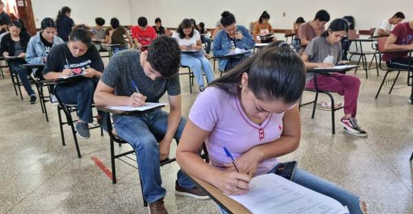 Becas ITAIPU: hasta el 31 de julio se recibirán solicitudes para beneficio de desarraigo